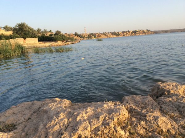 انحسار مياه نهر الفرات بسبب تركيا